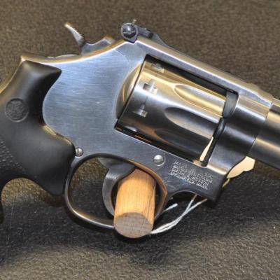 S&W 617 --  4'' -- 10 coups