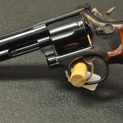 S&W 586-3   - Canon  6''