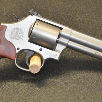 S&W 686-6 international