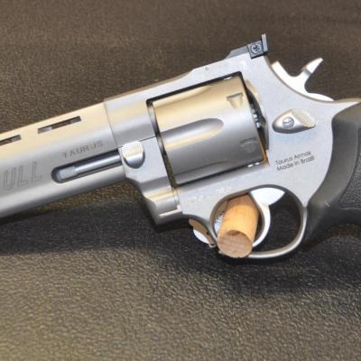 Taurus Raging bull 44 Mg 6